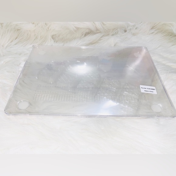 MacBook Air 13.6 Transparent Case - Picture 8 of 9